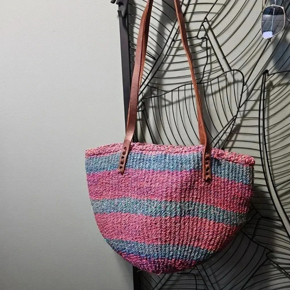 Vintage Sisal Woven Natural  Woven Blue and Pink Shoulder Basket Bag - Picture 8 of 8